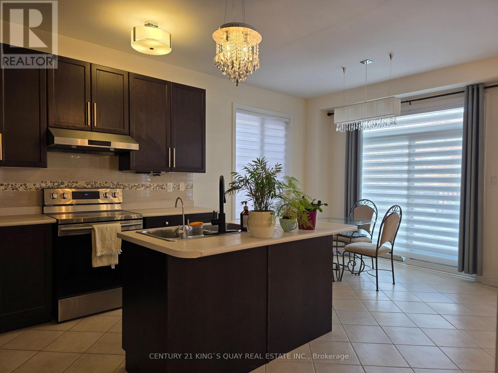 183 Winlane Drive, Whitchurch-Stouffville (Stouffville), Ontario  L4A 0C2 - Photo 6 - N12745506