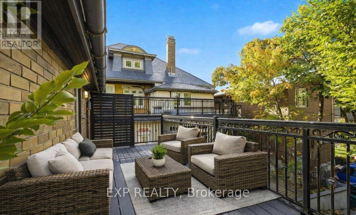 34 High Park Boulevard, Toronto (High Park North), Ontario  M6R 1M7 - Photo 6 - W12767074