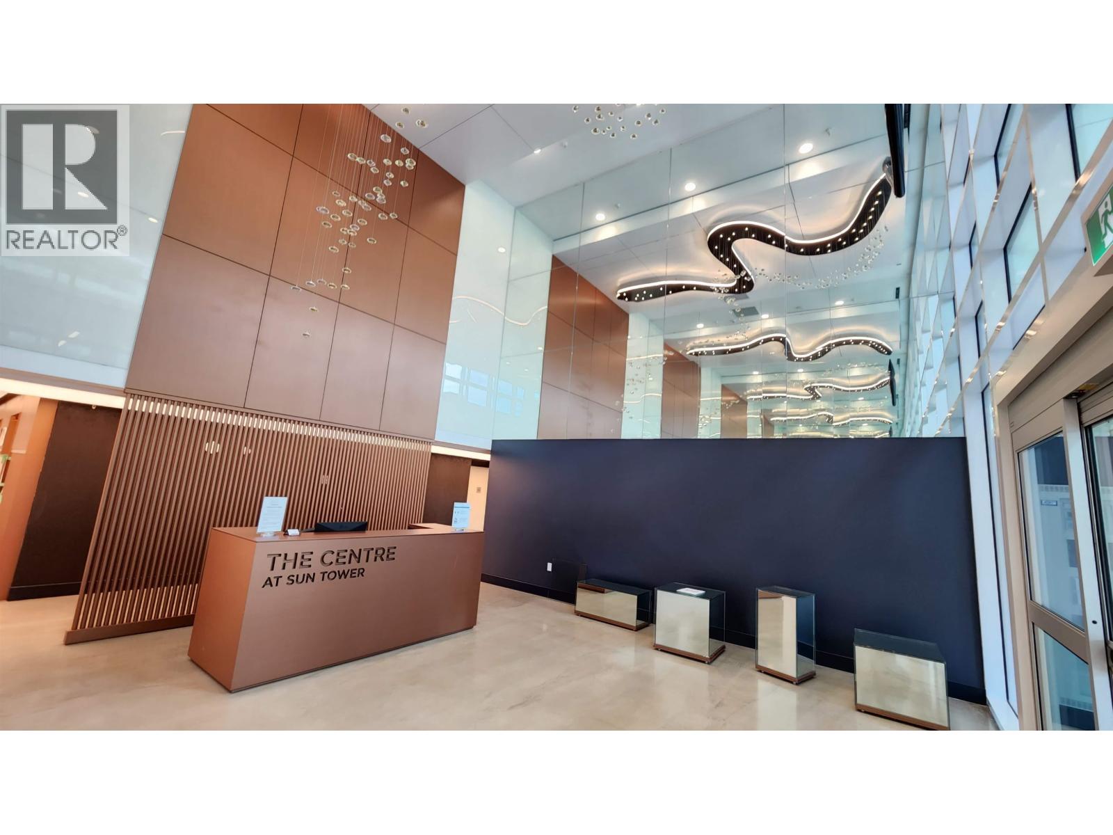 524 6378 SILVER AVENUE, Burnaby, British Columbia