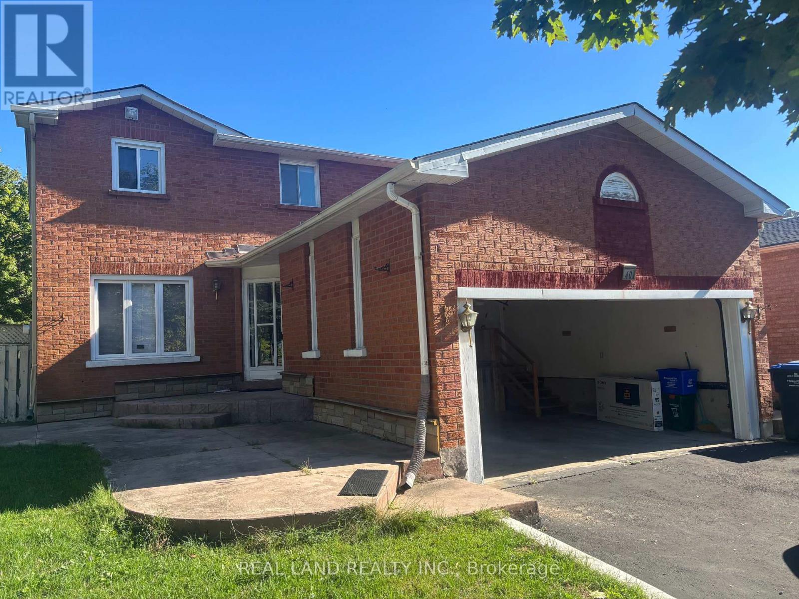 40 BURNHOPE DRIVE, Brampton, Ontario