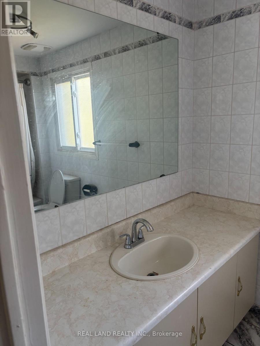 40 Burnhope Drive, Brampton (Brampton West), Ontario  L6X 3R7 - Photo 18 - W12770118