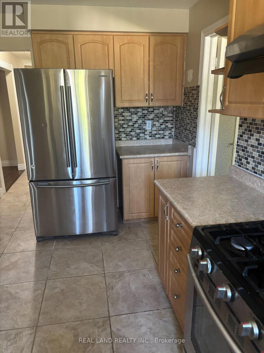 40 Burnhope Drive, Brampton (Brampton West), Ontario  L6X 3R7 - Photo 9 - W12770118