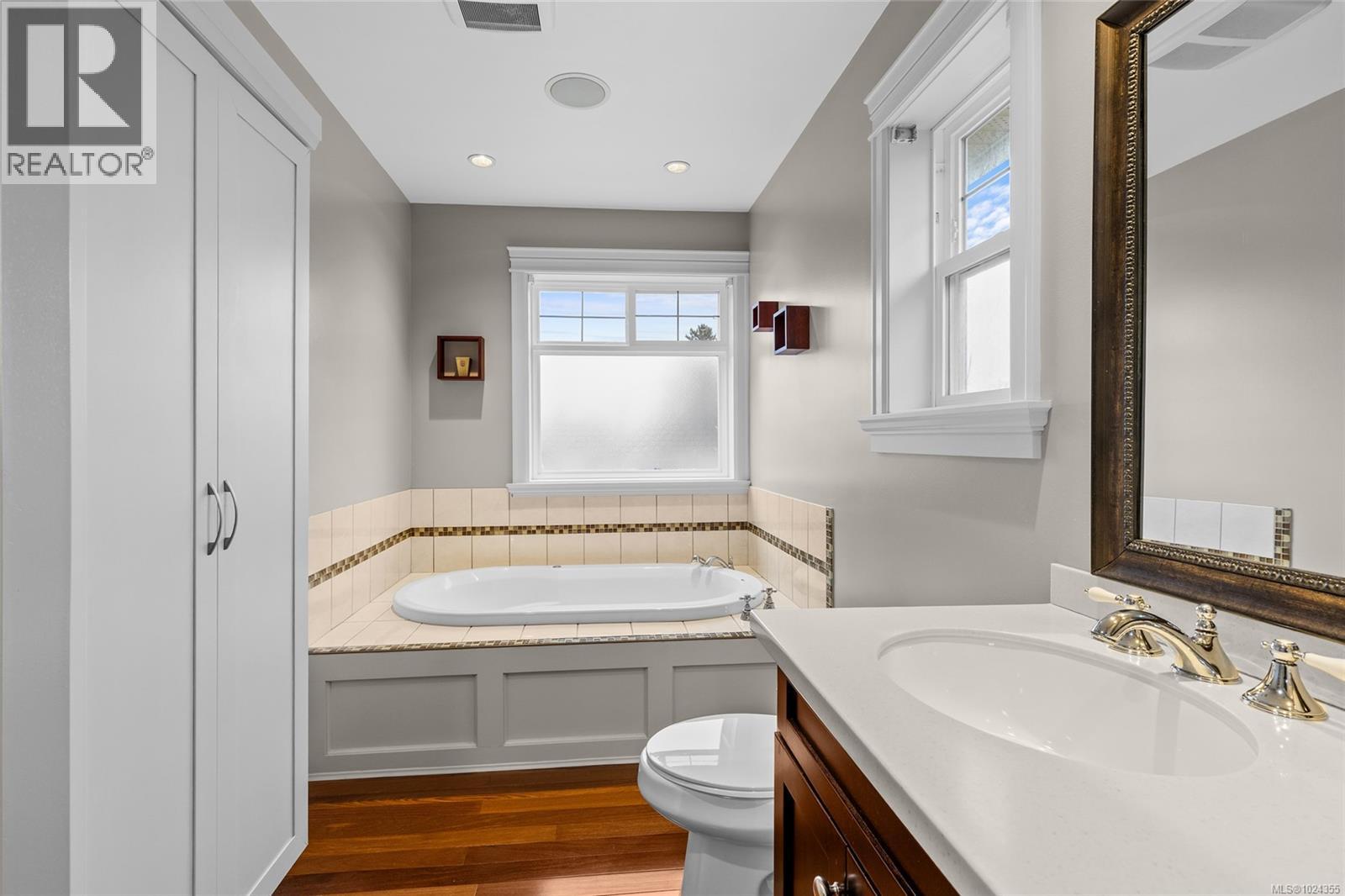 3927 Druce Lane, Saanich, British Columbia  V8P 0A2 - Photo 20 - 1024355