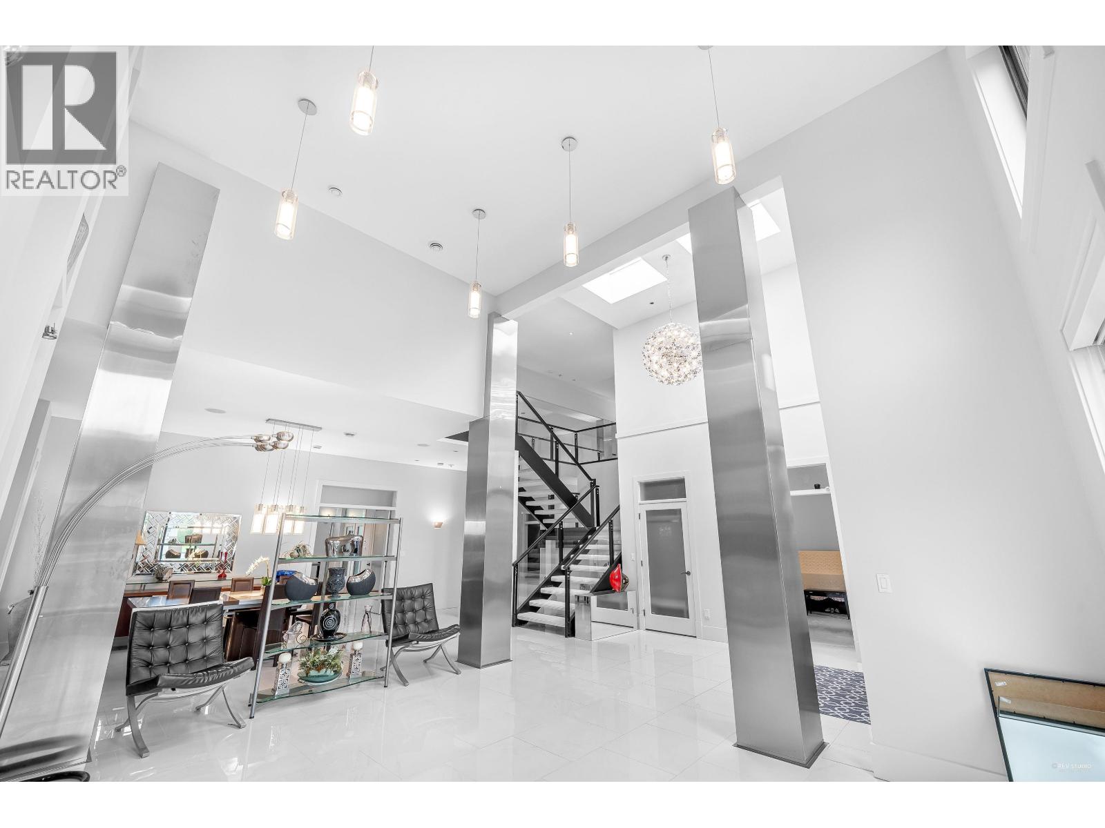 6760 Coltsfoot Drive, Richmond, British Columbia  V7C 2J4 - Photo 4 - R3087084