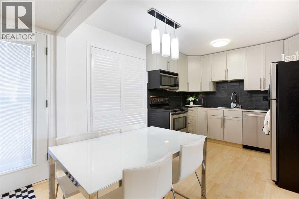 354 Brae Glen Road Sw, Calgary, Alberta  T2W 1B6 - Photo 8 - A2284150