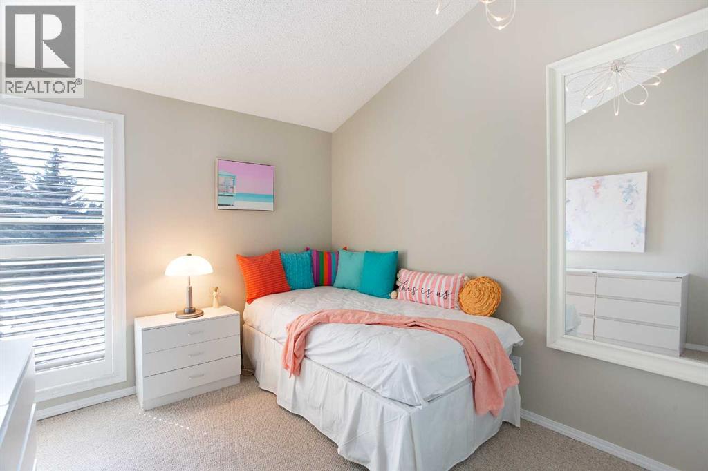 354 Brae Glen Road Sw, Calgary, Alberta  T2W 1B6 - Photo 14 - A2284150