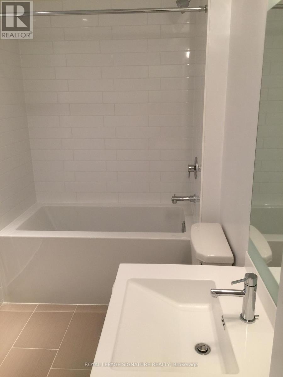 913 - 55 Speers Road, Oakville (Co Central), Ontario  L6K 0H9 - Photo 7 - W12770128