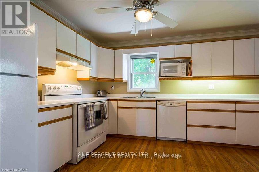 Upper Level - 43 Sherwood Crescent, Belleville (Belleville Ward), Ontario  K8P 5G2 - Photo 4 - X12770148