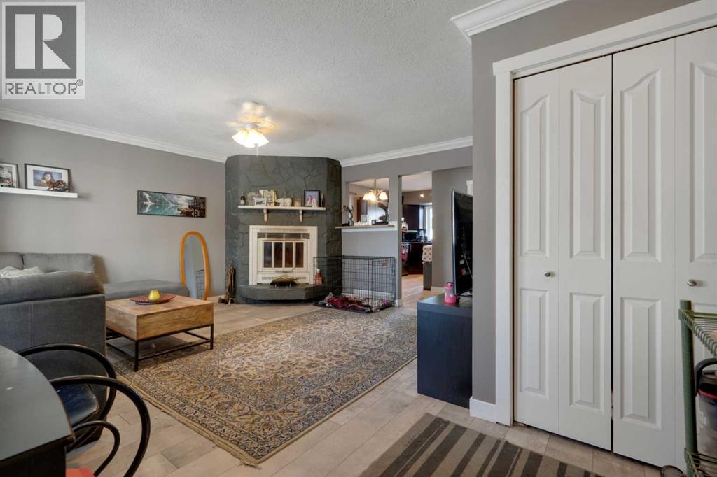 312 Pinegreen Close Ne, Calgary, Alberta  T1Y 1W3 - Photo 2 - A2280869