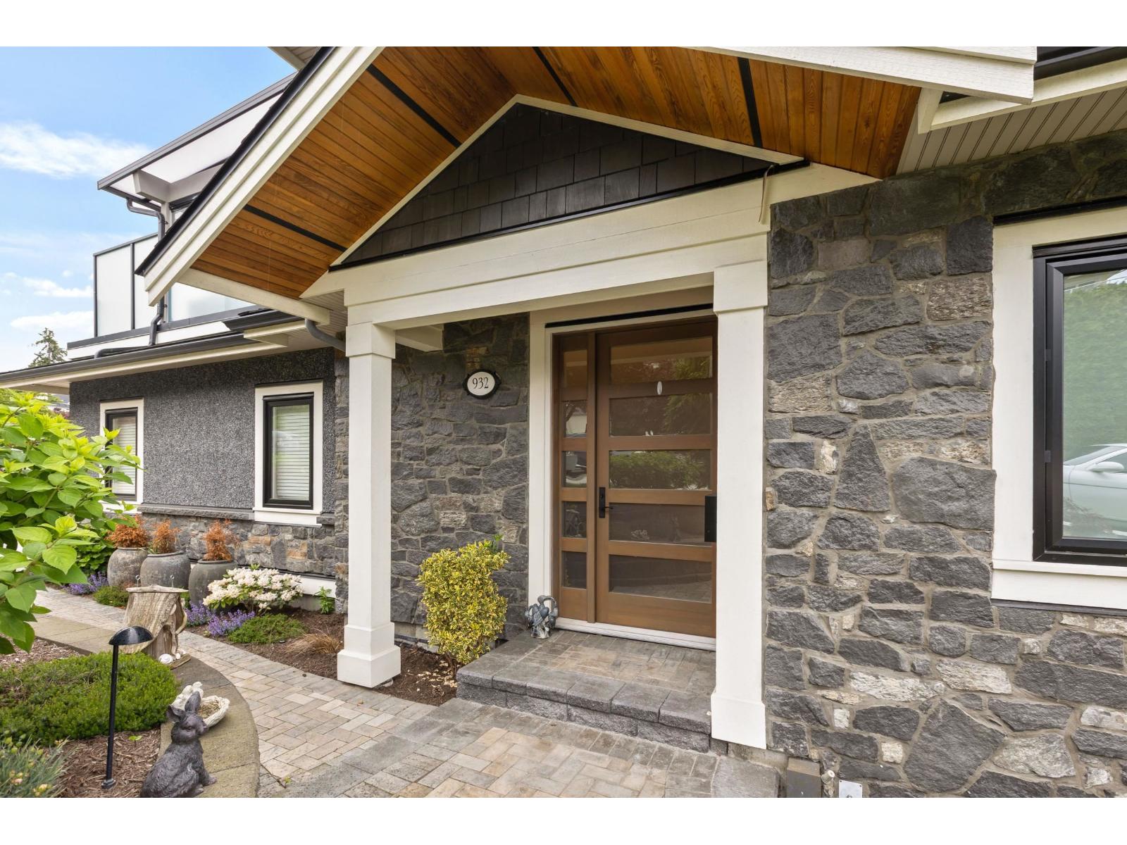 932 Ash Street, White Rock, British Columbia  V4B 4K1 - Photo 5 - R3086754