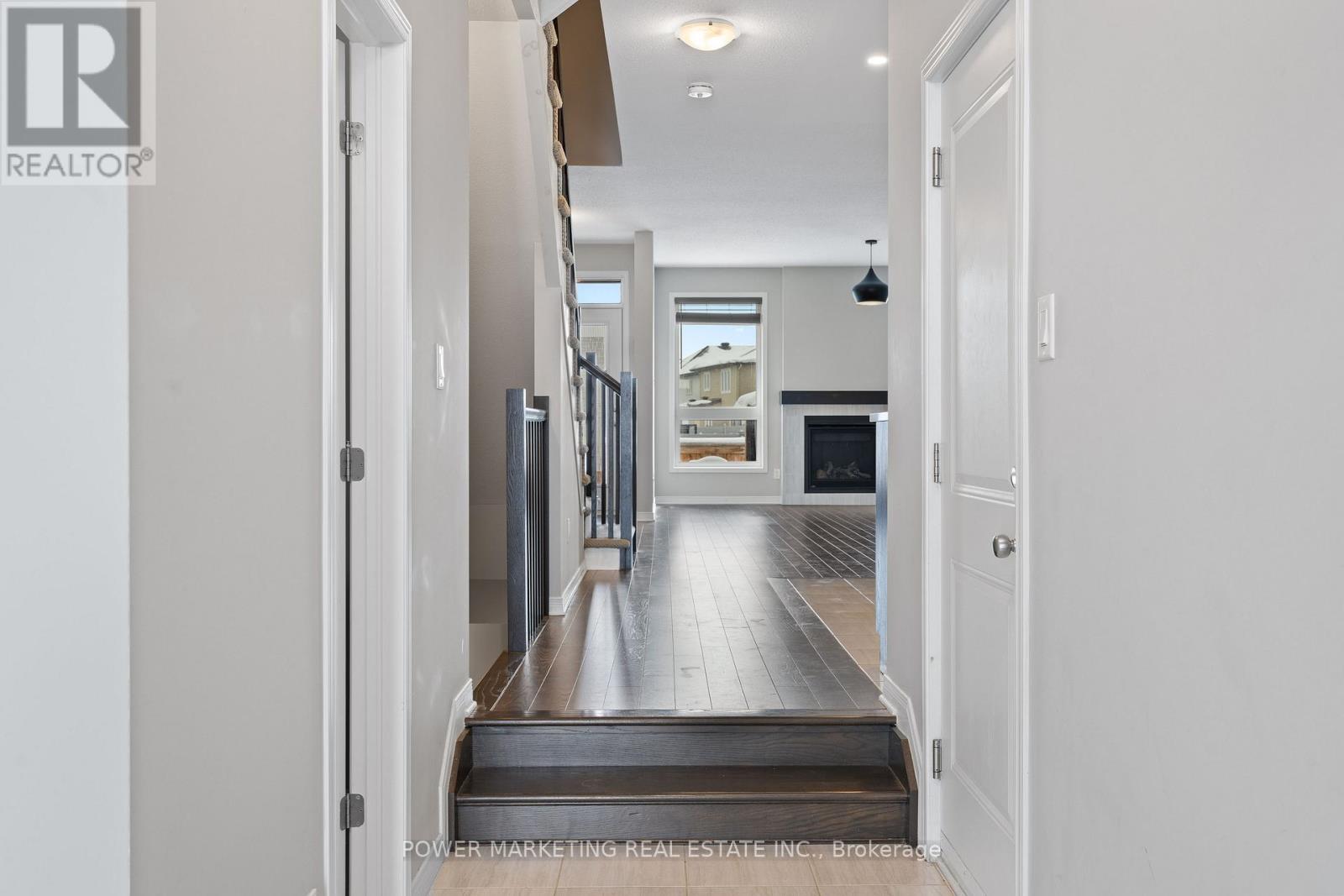 497 Cope Drive, Ottawa, Ontario  K2V 0P1 - Photo 2 - X12770150