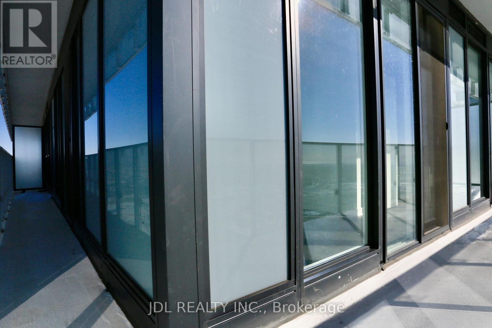 5609 - 3900 Confederation Parkway, Mississauga, Ontario  L5B 0M3 - Photo 16 - W12627068