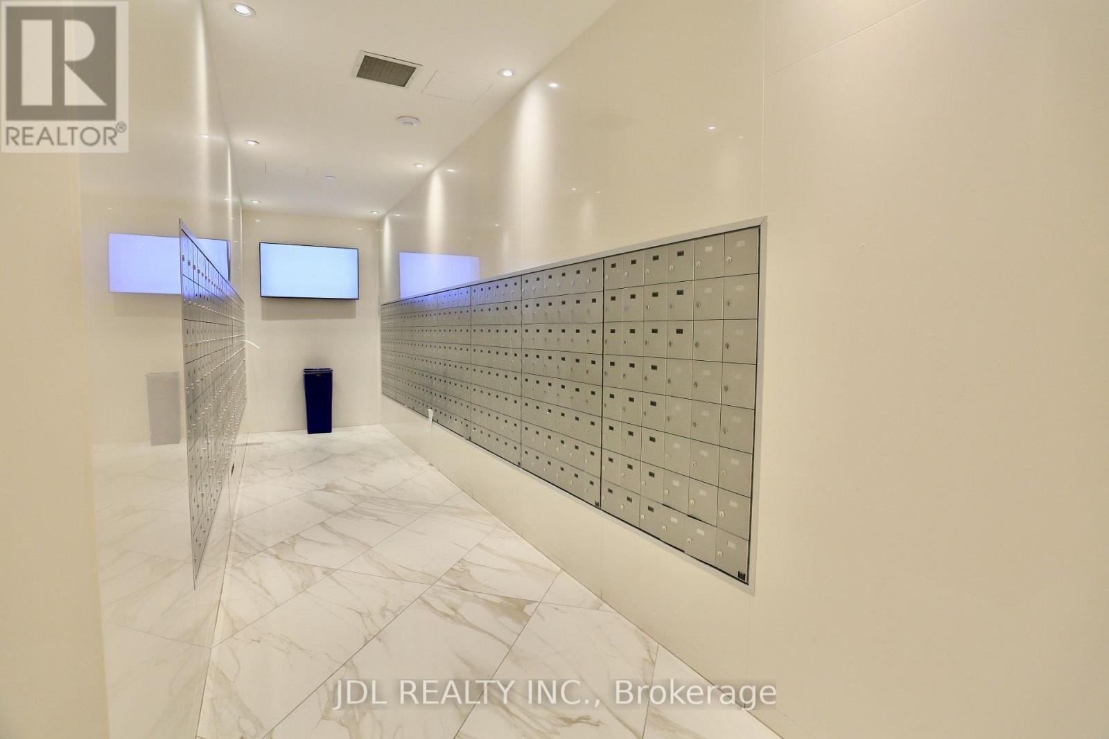 5609 - 3900 Confederation Parkway, Mississauga, Ontario  L5B 0M3 - Photo 18 - W12627068