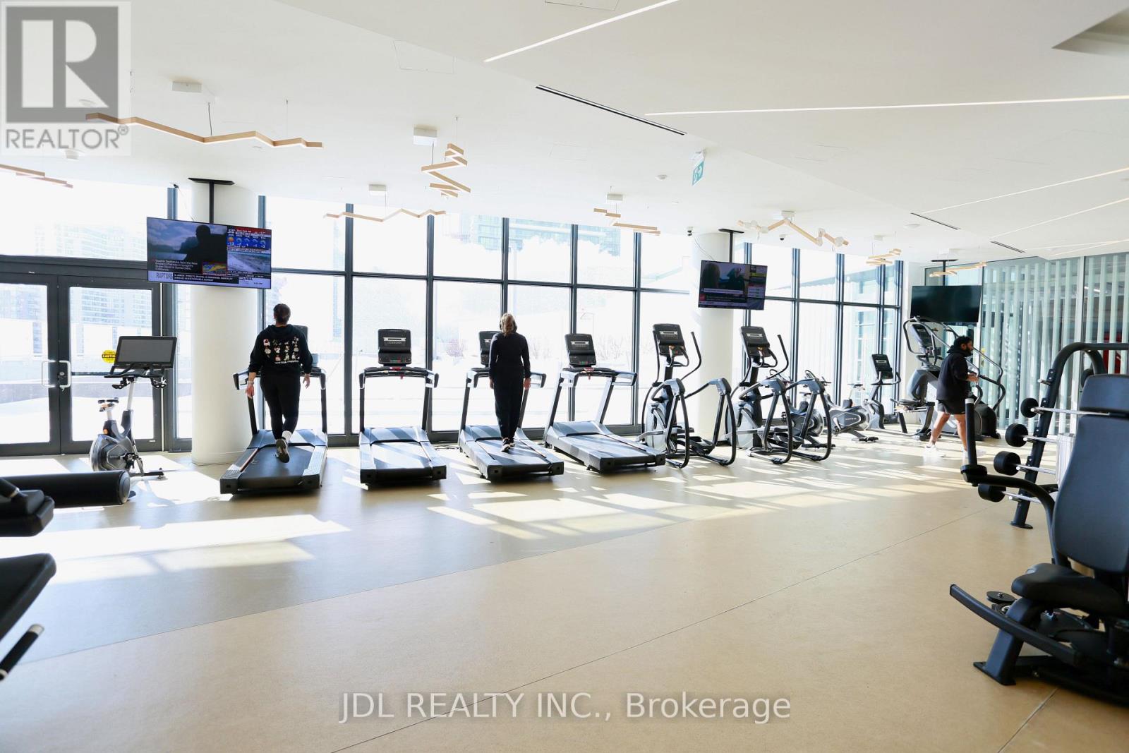 5609 - 3900 Confederation Parkway, Mississauga, Ontario  L5B 0M3 - Photo 21 - W12627068