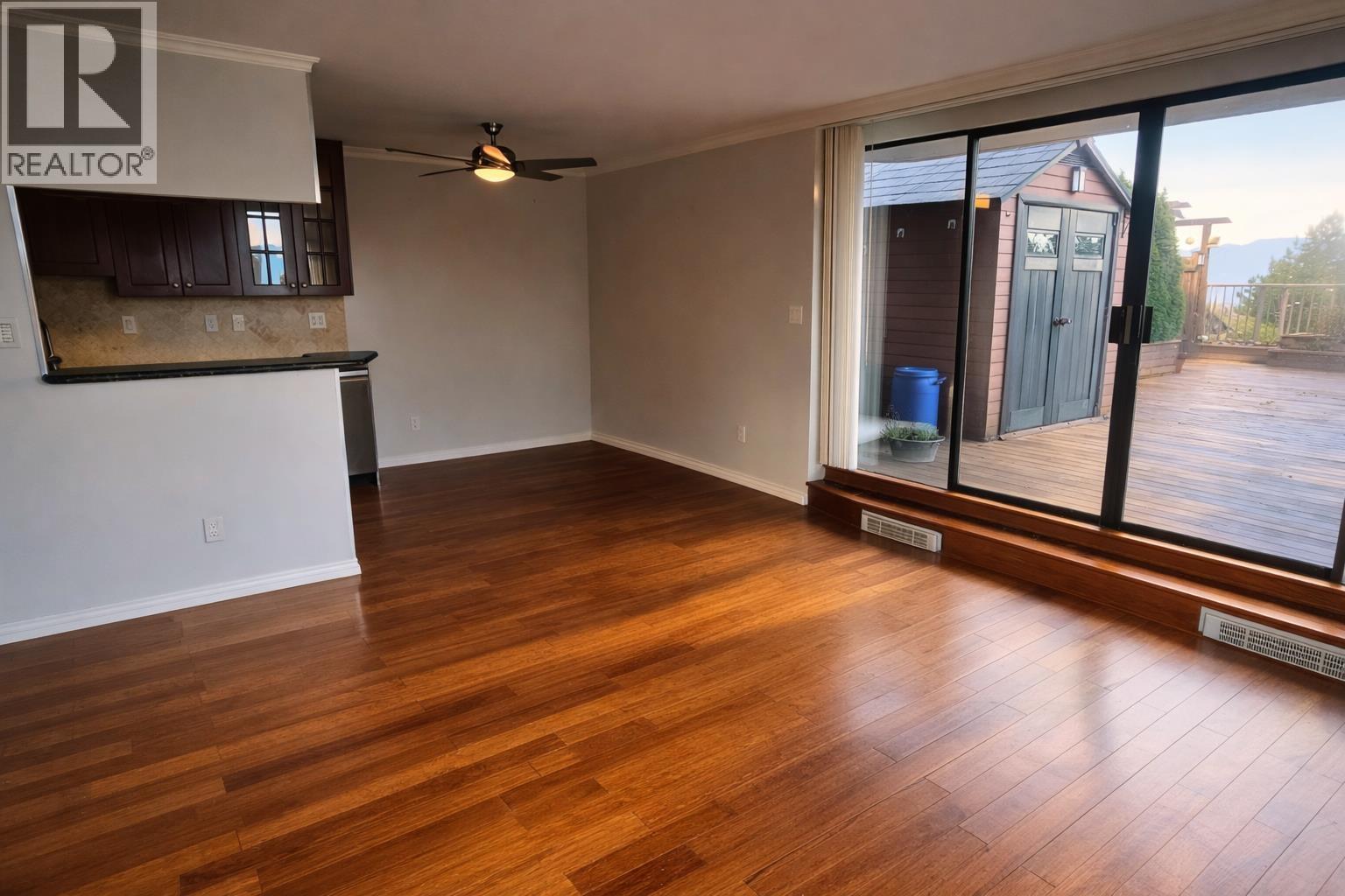 70x 5932 Patterson Avenue, Burnaby, British Columbia  V5H 4B4 - Photo 12 - R3087752