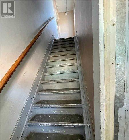 172 Beach Road, Hamilton, Ontario  L8L 4A5 - Photo 5 - X12770152