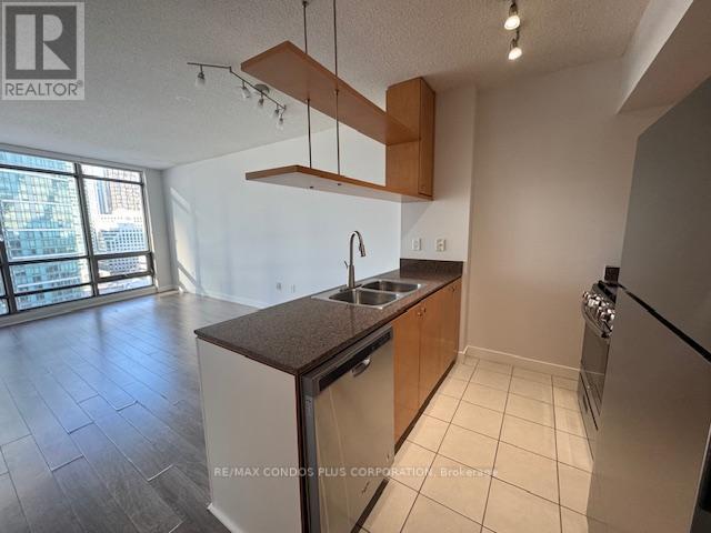 1905 - 3 Navy Wharf Court, Toronto (Waterfront Communities), Ontario  M5V 3V1 - Photo 10 - C12544458