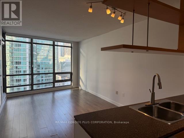 1905 - 3 Navy Wharf Court, Toronto (Waterfront Communities), Ontario  M5V 3V1 - Photo 14 - C12544458