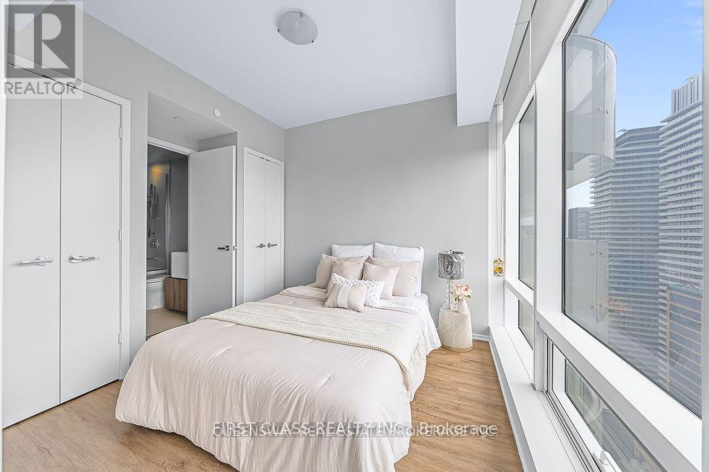 3707 - 1 Bloor Street E, Toronto (Church-Yonge Corridor), Ontario  M4W 1A9 - Photo 11 - C12770188