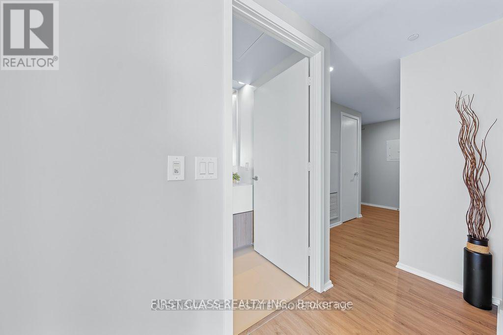 3707 - 1 Bloor Street E, Toronto (Church-Yonge Corridor), Ontario  M4W 1A9 - Photo 4 - C12770188