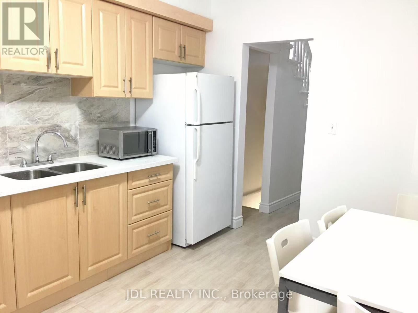 46 Sullivan Street, Toronto (Kensington-Chinatown), Ontario  M5T 1C1 - Photo 3 - C12770198