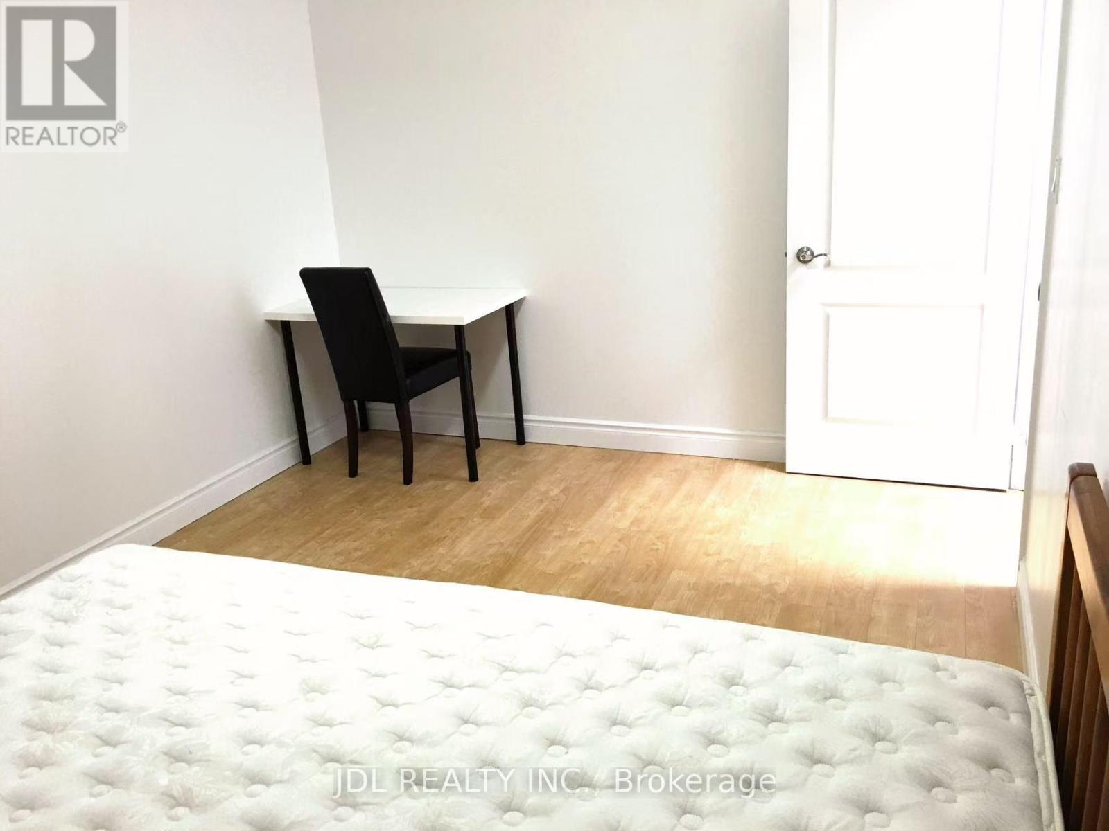 46 Sullivan Street, Toronto (Kensington-Chinatown), Ontario  M5T 1C1 - Photo 4 - C12770198