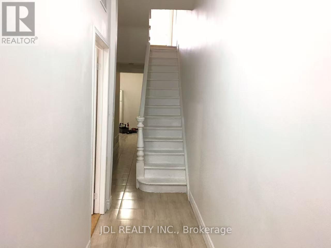 46 Sullivan Street, Toronto (Kensington-Chinatown), Ontario  M5T 1C1 - Photo 9 - C12770198