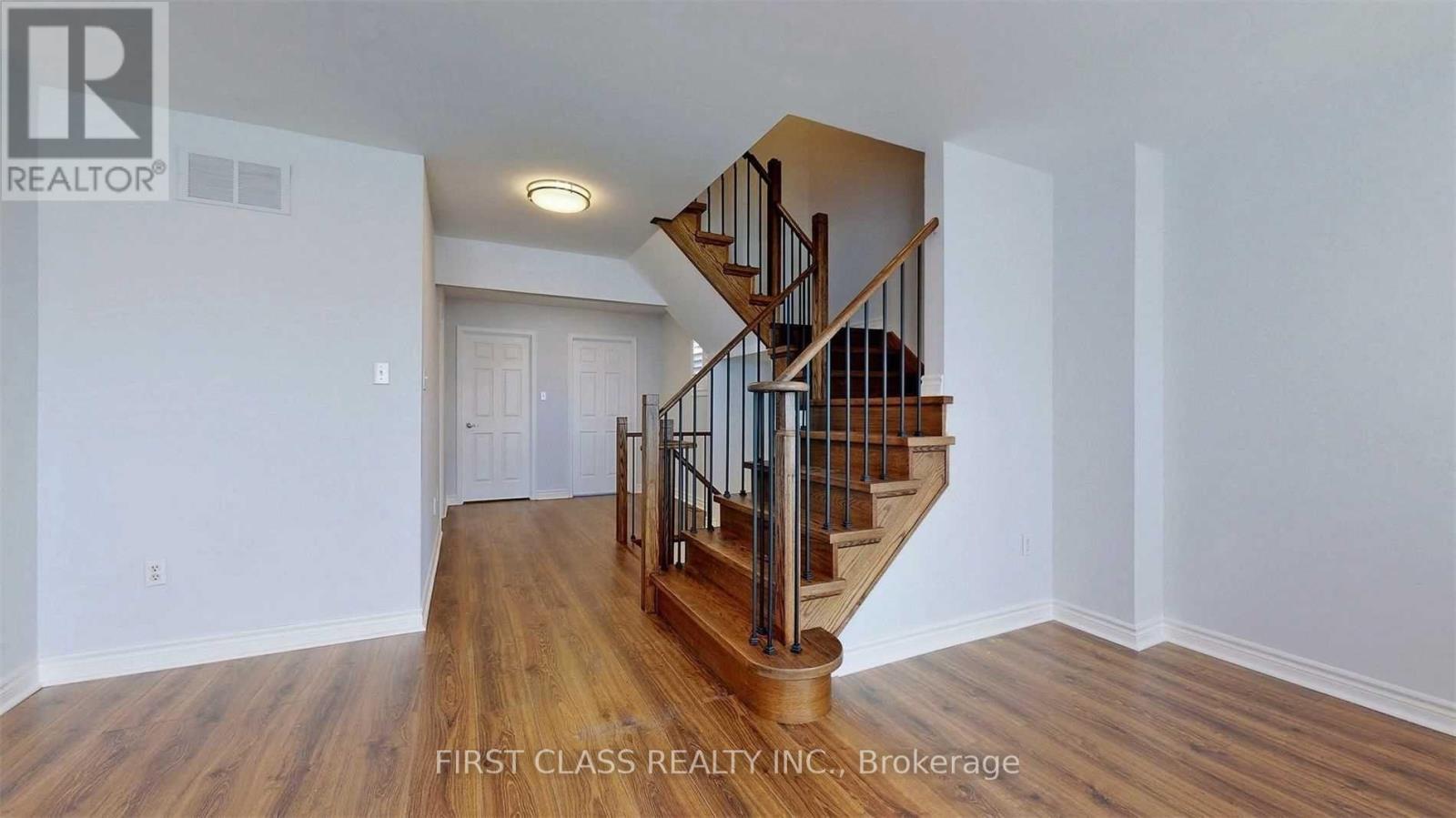 112 Revelstoke Crescent, Richmond Hill (Langstaff), Ontario  L4B 4T5 - Photo 12 - N12770186