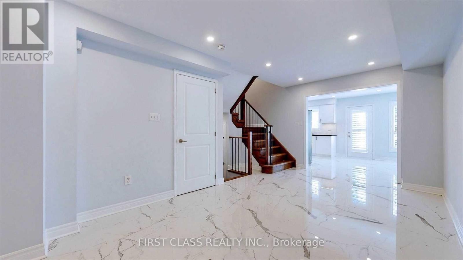 112 Revelstoke Crescent, Richmond Hill (Langstaff), Ontario  L4B 4T5 - Photo 3 - N12770186