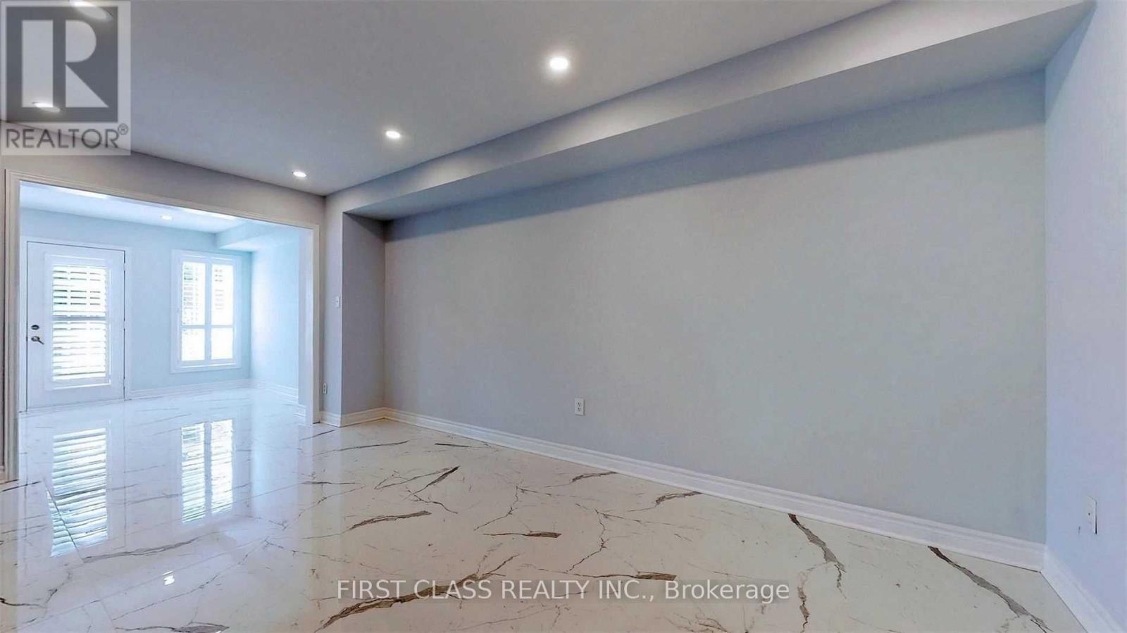 112 Revelstoke Crescent, Richmond Hill (Langstaff), Ontario  L4B 4T5 - Photo 4 - N12770186