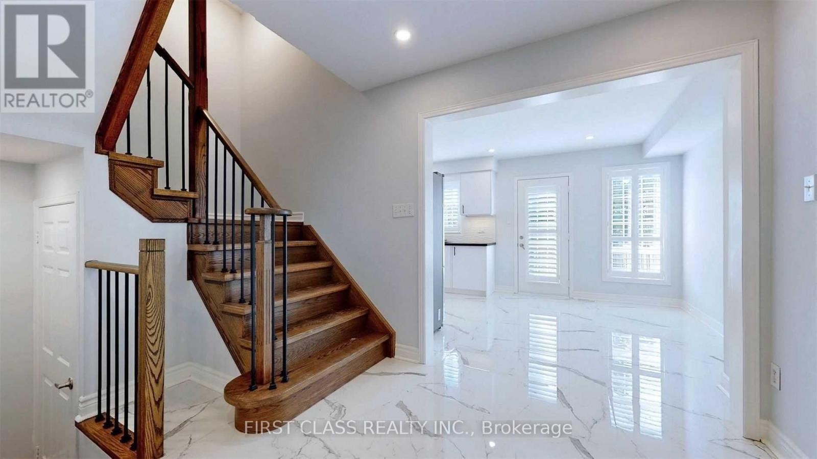 112 Revelstoke Crescent, Richmond Hill (Langstaff), Ontario  L4B 4T5 - Photo 5 - N12770186