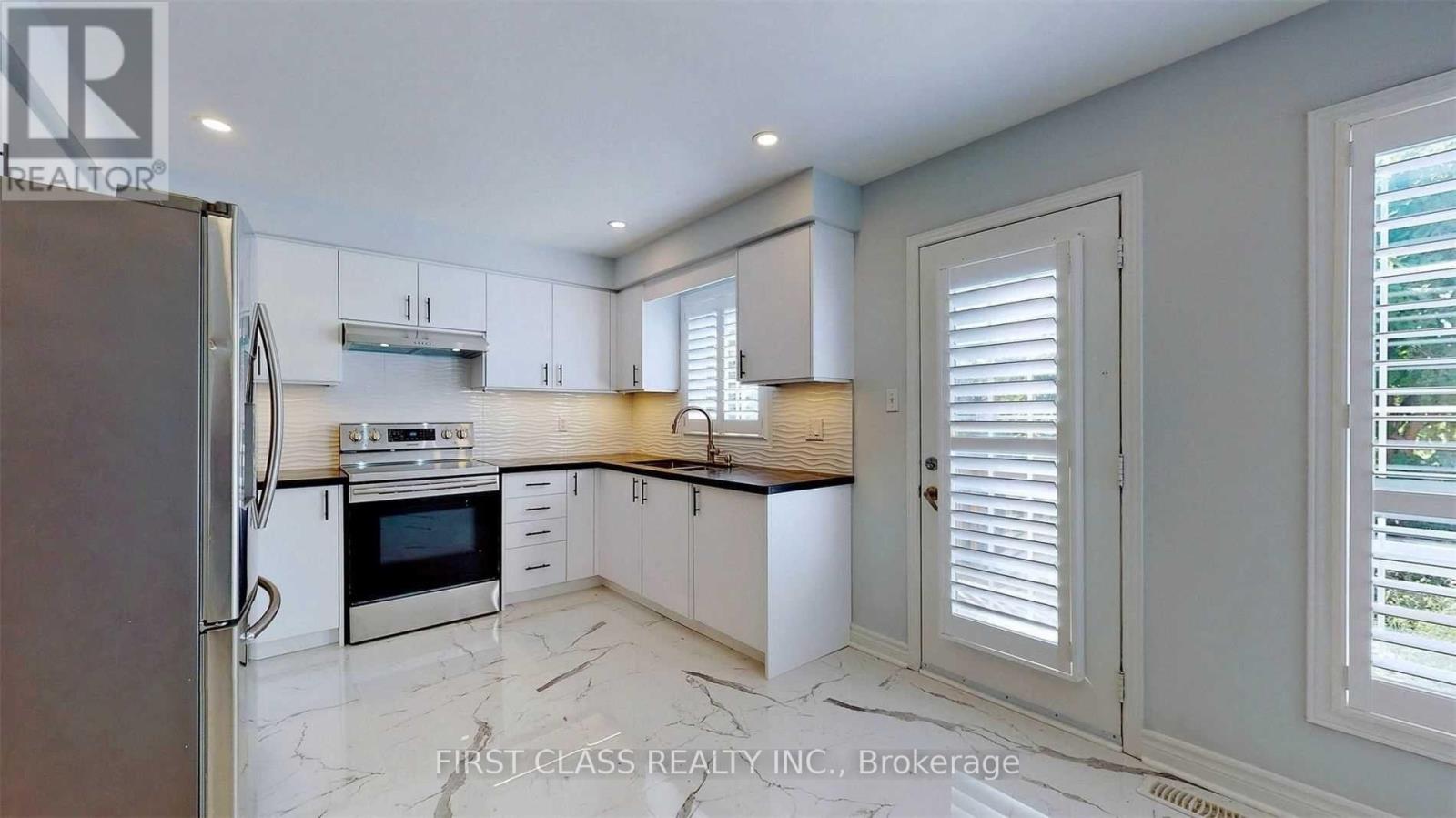 112 Revelstoke Crescent, Richmond Hill (Langstaff), Ontario  L4B 4T5 - Photo 6 - N12770186