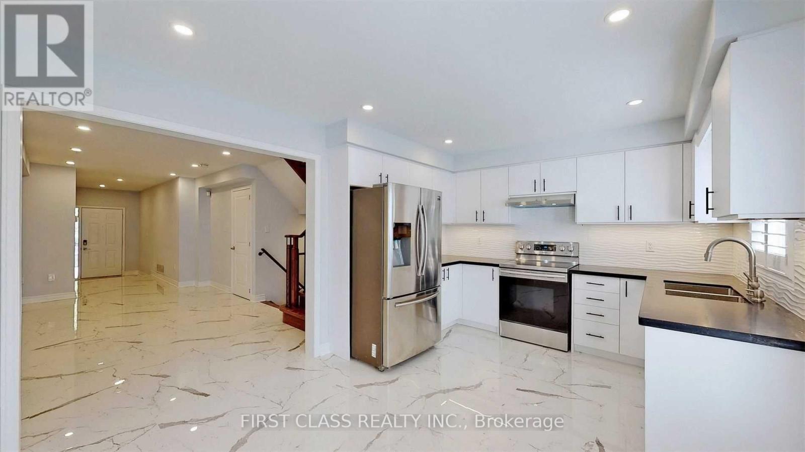 112 Revelstoke Crescent, Richmond Hill (Langstaff), Ontario  L4B 4T5 - Photo 7 - N12770186