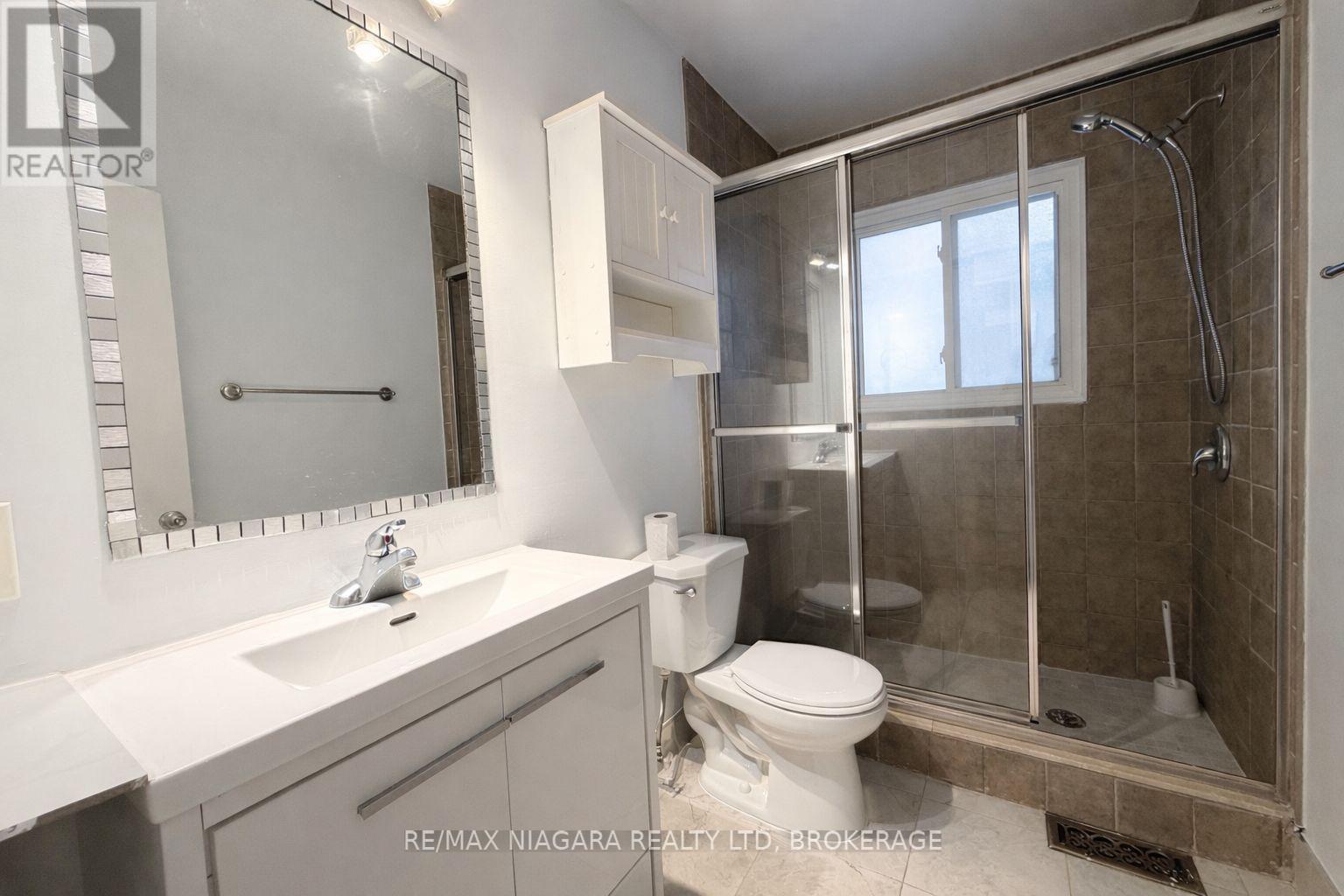 Upper - 128 Toulon Crescent, London East, Ontario  N5V 1J5 - Photo 10 - X12770202