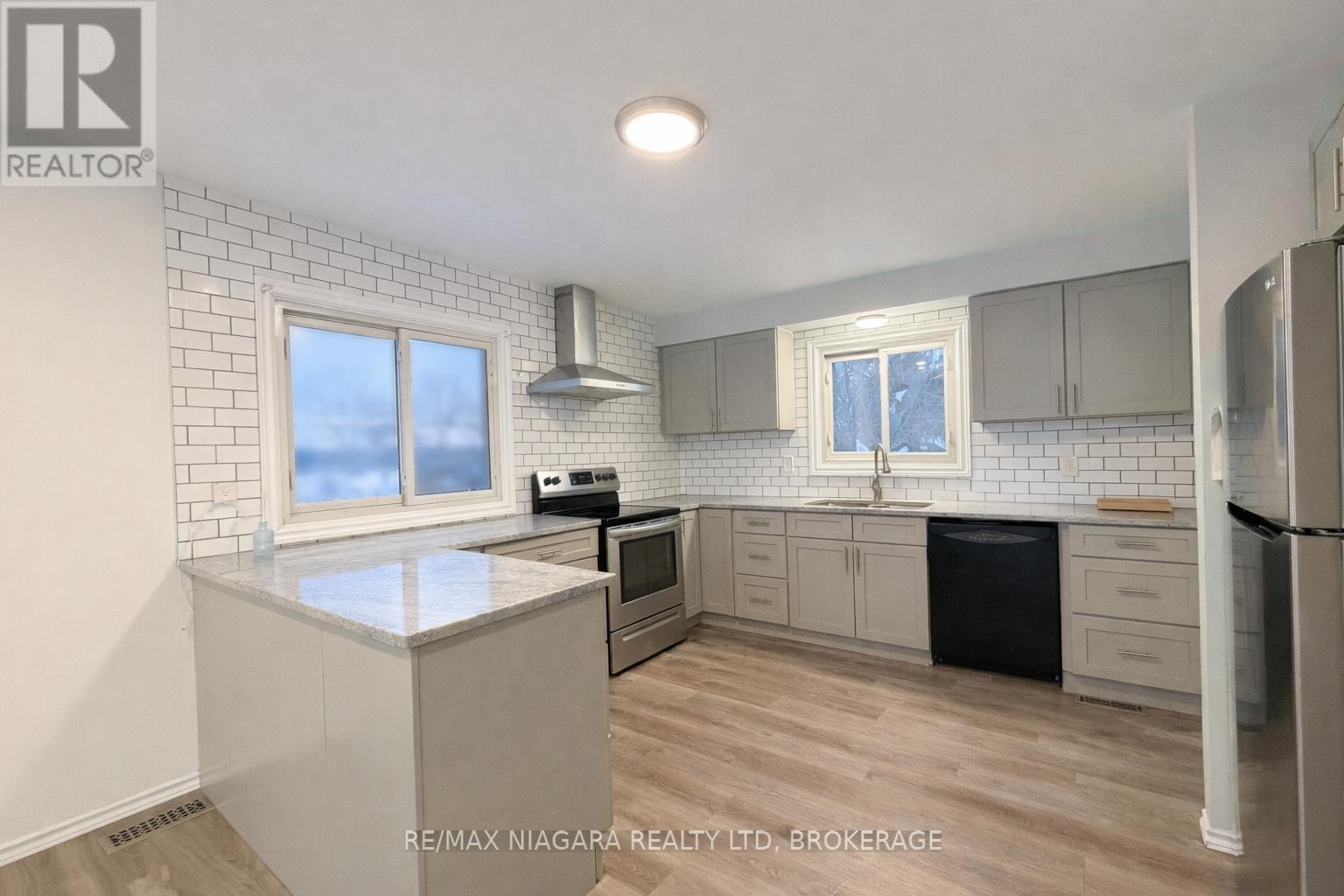 Upper - 128 Toulon Crescent, London East, Ontario  N5V 1J5 - Photo 5 - X12770202