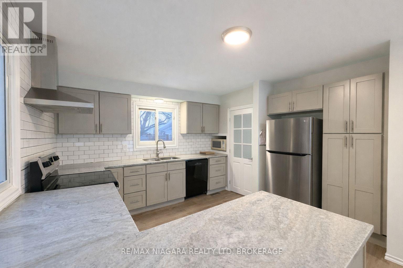 Upper - 128 Toulon Crescent, London East, Ontario  N5V 1J5 - Photo 6 - X12770202