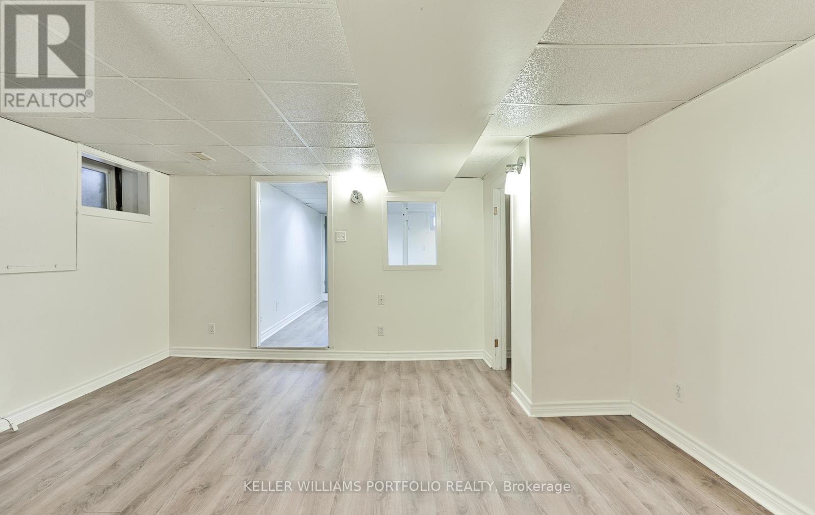 98 Uxbridge Avenue, Toronto (Weston-Pellam Park), Ontario  M6N 2Y4 - Photo 6 - W12770204