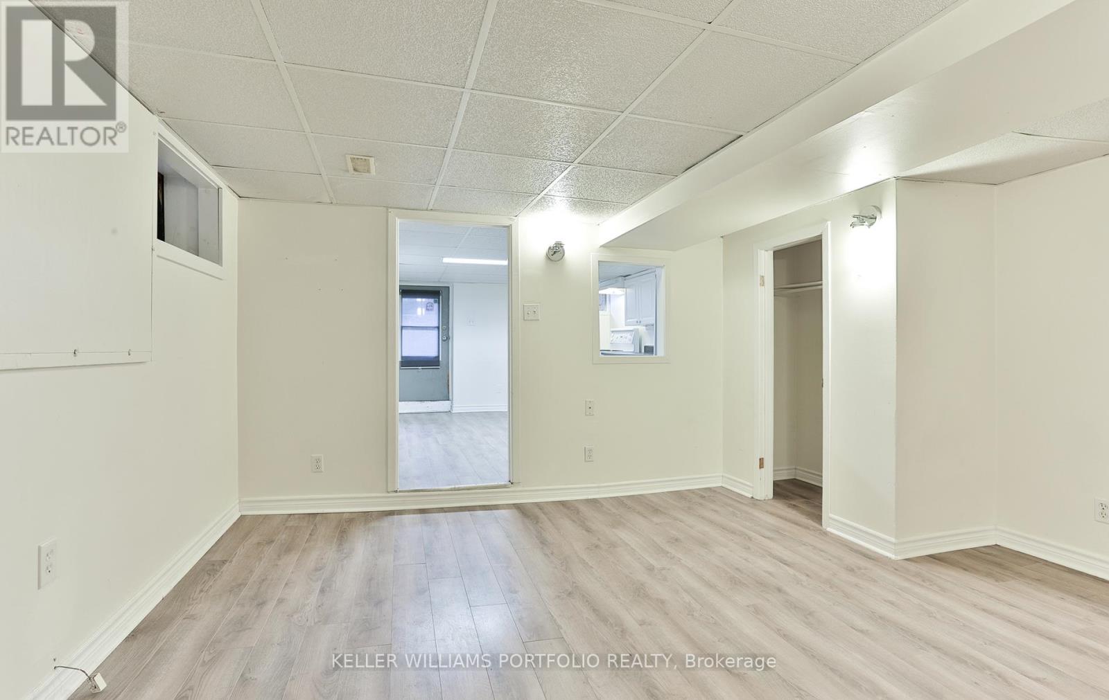 98 Uxbridge Avenue, Toronto (Weston-Pellam Park), Ontario  M6N 2Y4 - Photo 8 - W12770204