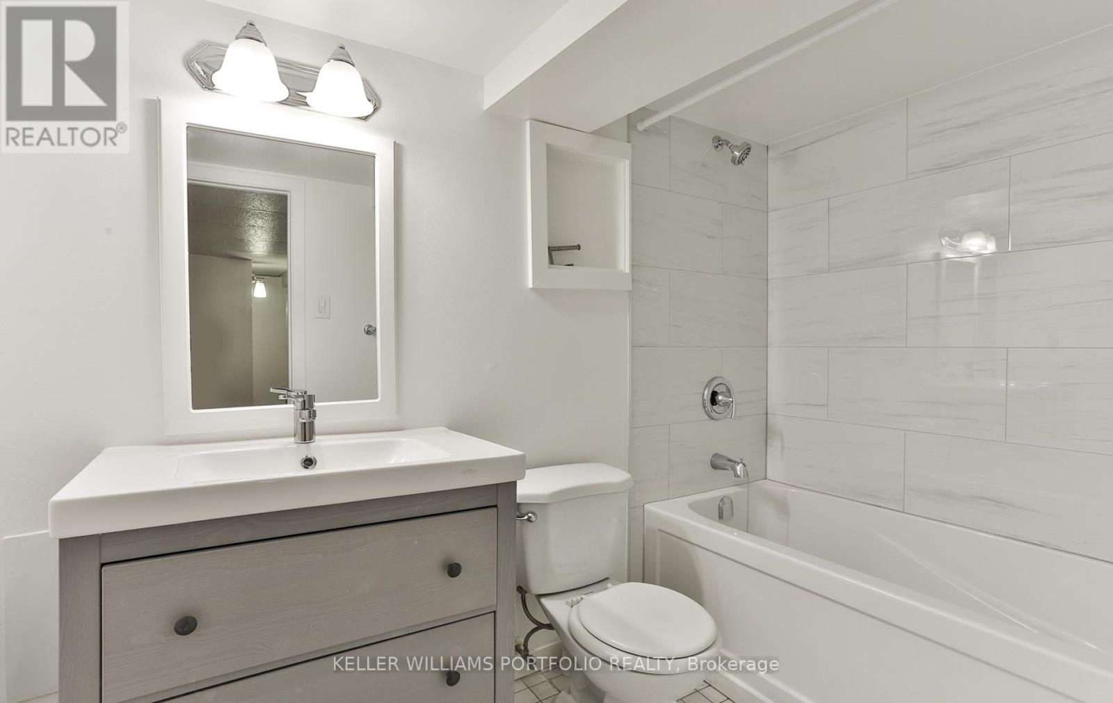 98 Uxbridge Avenue, Toronto (Weston-Pellam Park), Ontario  M6N 2Y4 - Photo 9 - W12770204