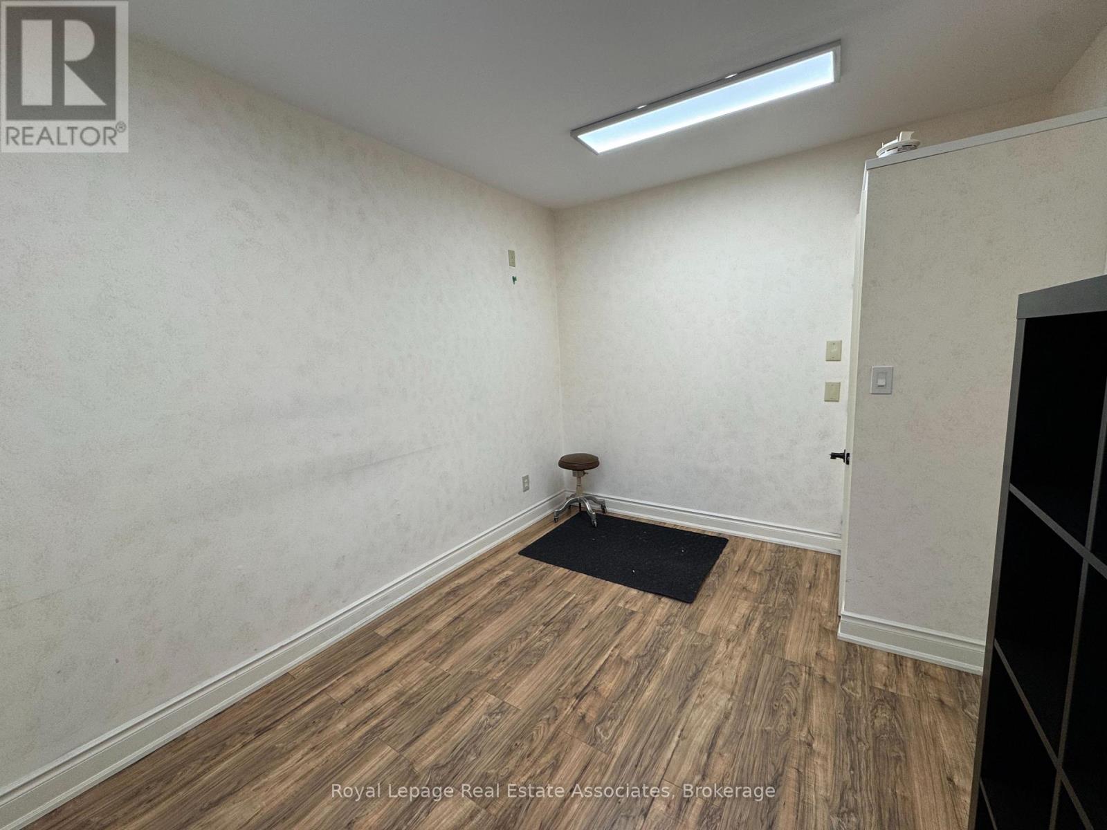 207 - 1553 Hurontario Street, Mississauga (Mineola), Ontario  L5G 3H7 - Photo 10 - W12770206