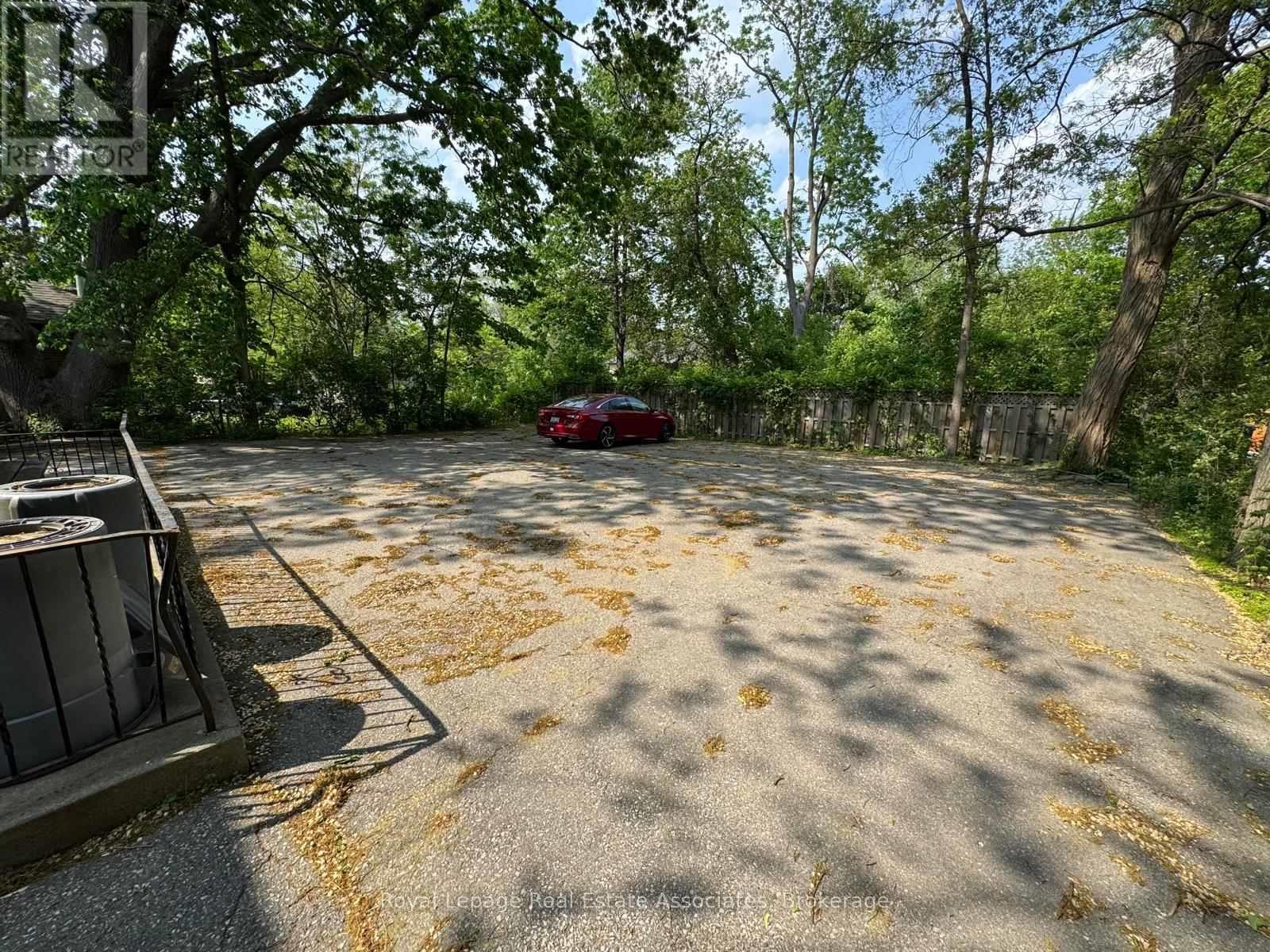 207 - 1553 Hurontario Street, Mississauga (Mineola), Ontario  L5G 3H7 - Photo 12 - W12770206