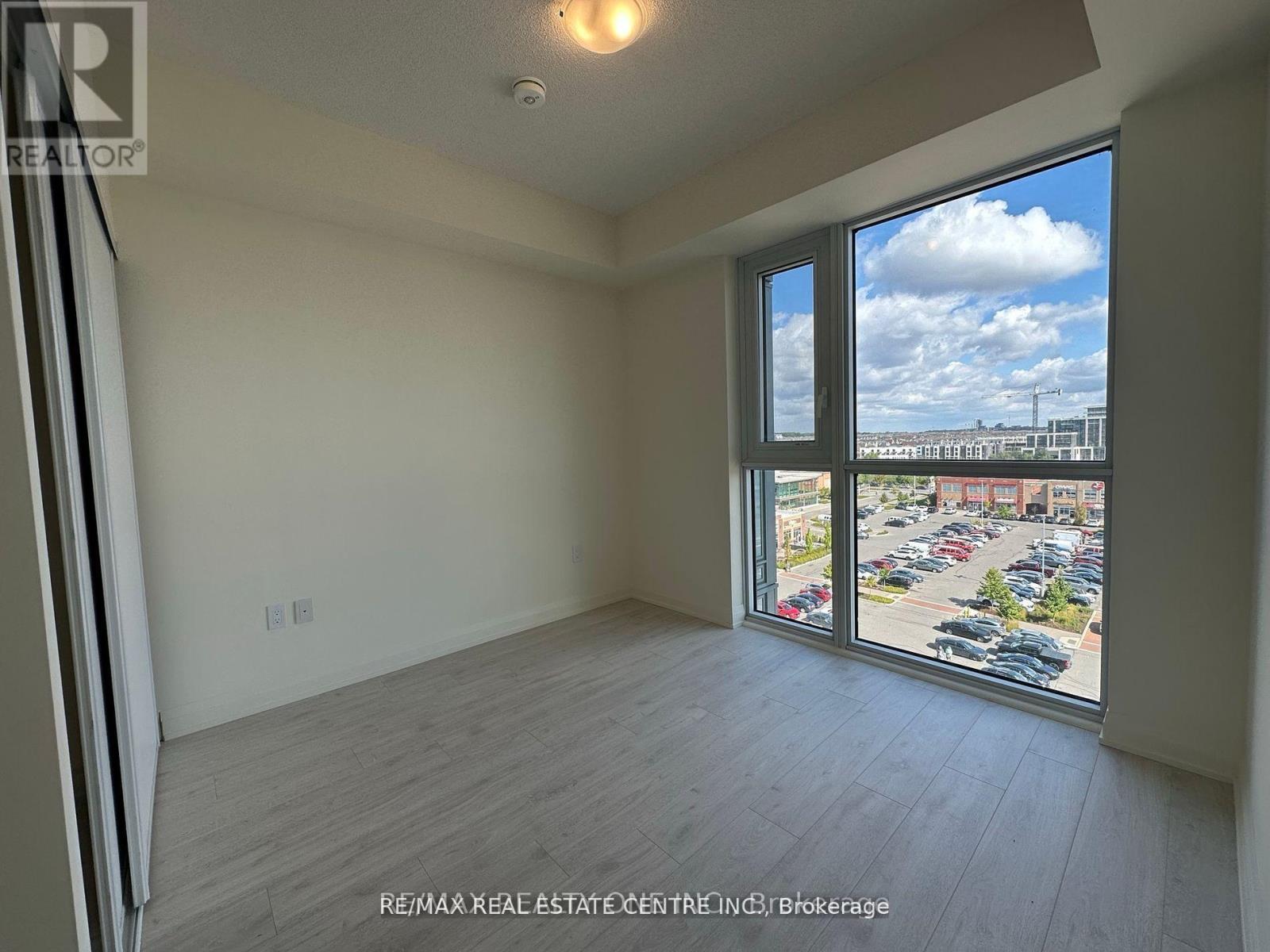 715 - 509 Dundas Street W, Oakville (Go Glenorchy), Ontario  L5M 5P4 - Photo 10 - W12770222