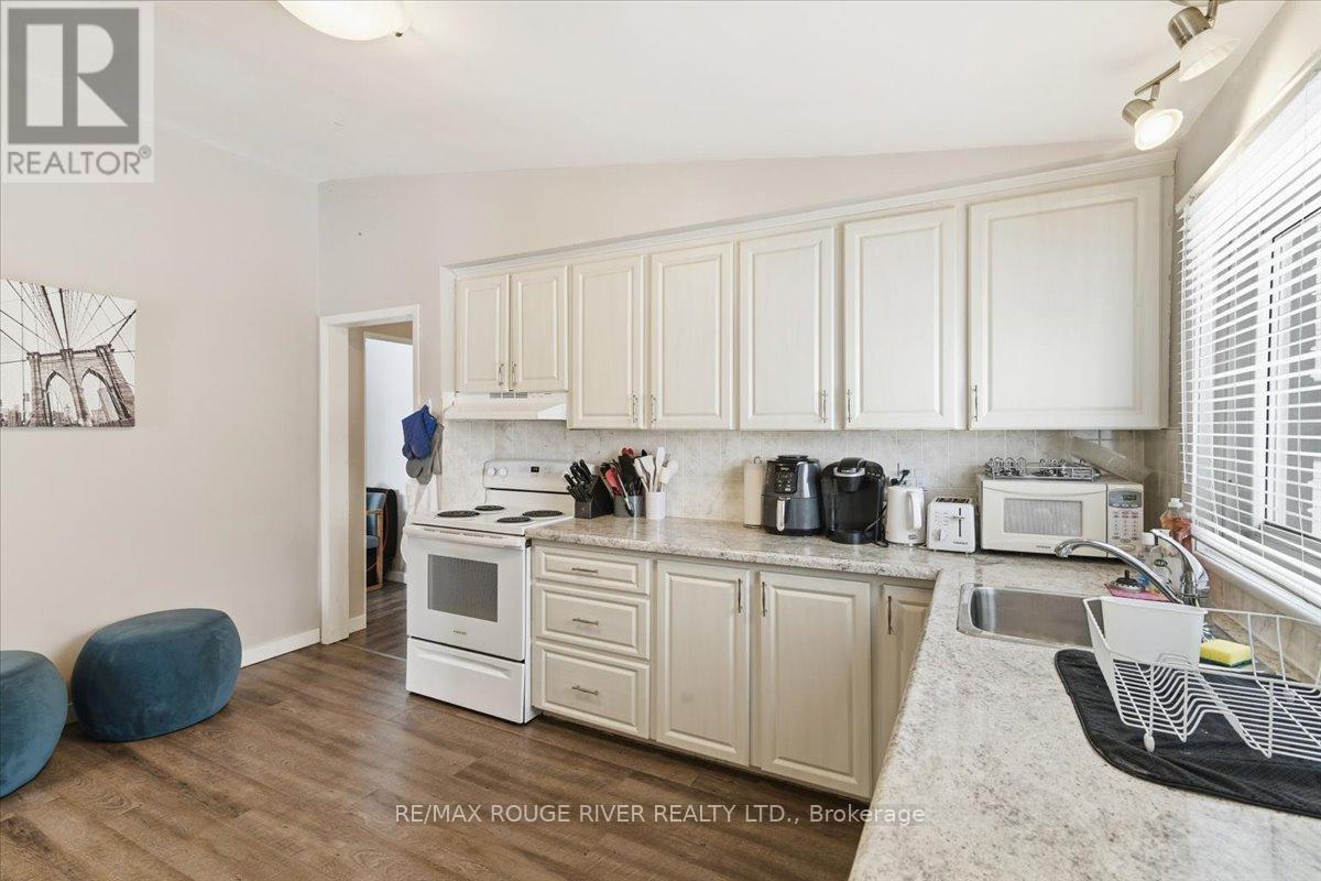 499 Raymond Street, Peterborough, Ontario  K9H 5M7 - Photo 5 - X12770218