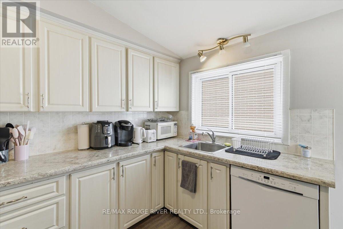 499 Raymond Street, Peterborough, Ontario  K9H 5M7 - Photo 8 - X12770218