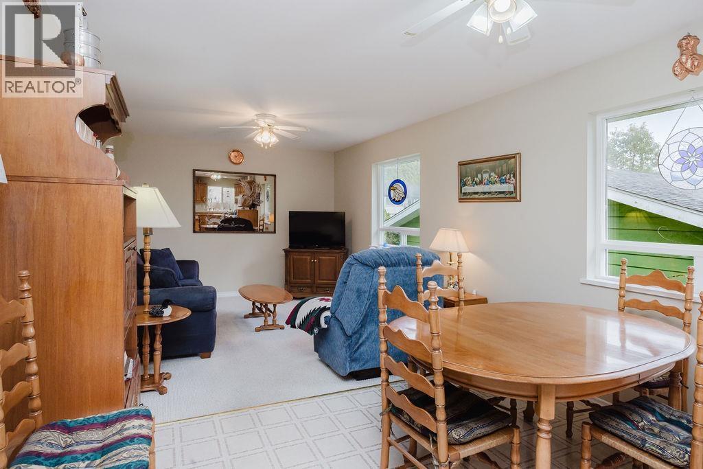 5809 Anchor Road, Sechelt, British Columbia  V7Z 0N3 - Photo 12 - R3087759