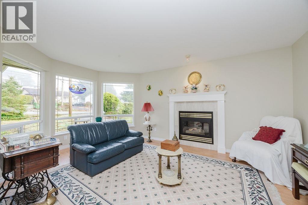 5809 Anchor Road, Sechelt, British Columbia  V7Z 0N3 - Photo 13 - R3087759