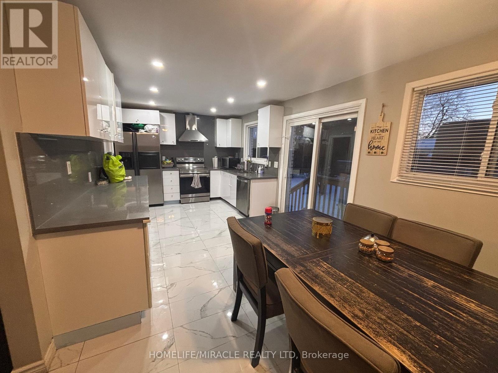 Main - 219 Mcmurchy Avenue, Brampton (Brampton South), Ontario  L6Y 1Z2 - Photo 6 - W12754276