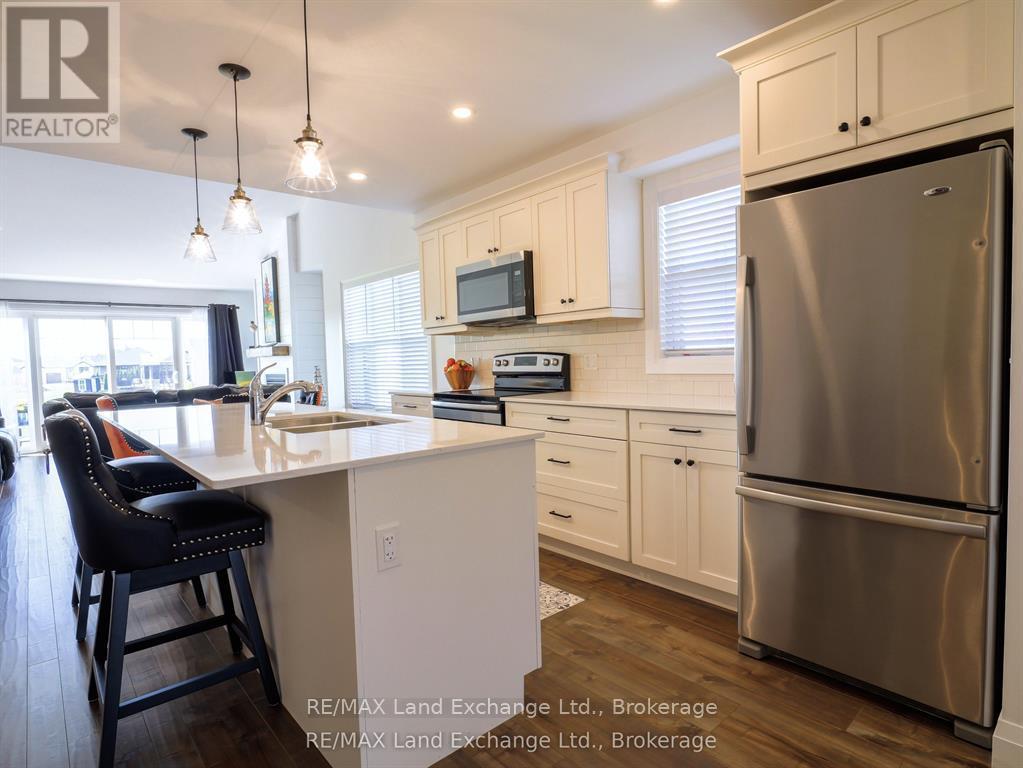 2 Fairway Lane, Saugeen Shores, Ontario  N0H 2C3 - Photo 12 - X12770236