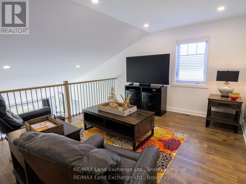 2 Fairway Lane, Saugeen Shores, Ontario  N0H 2C3 - Photo 18 - X12770236