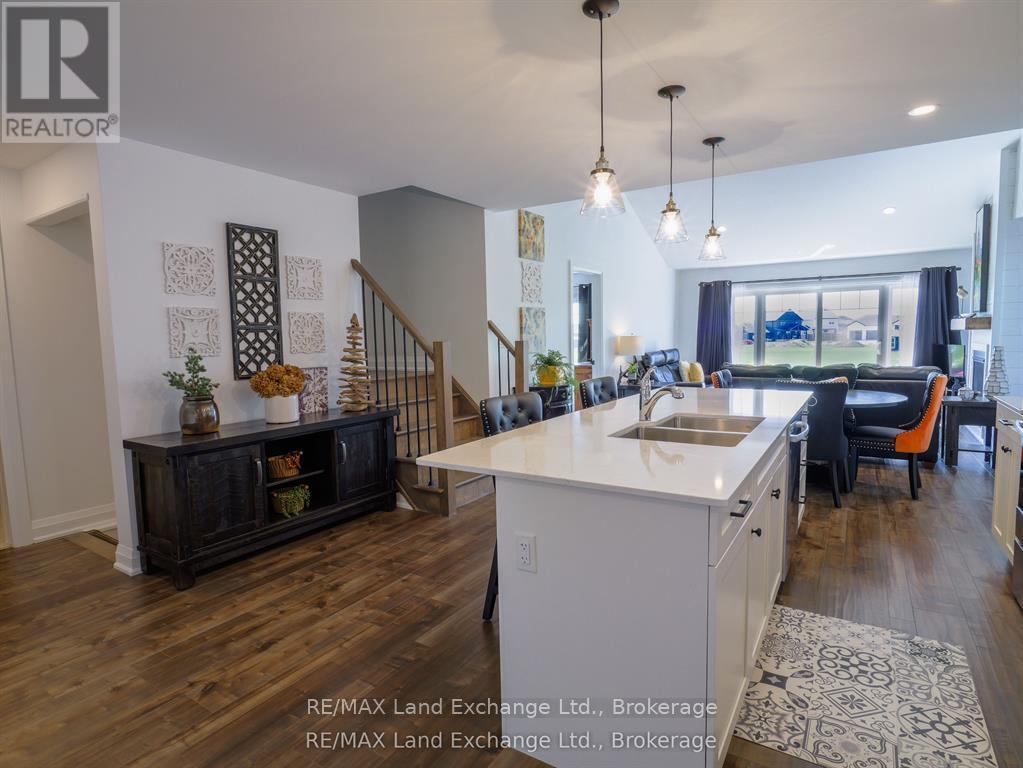 2 Fairway Lane, Saugeen Shores, Ontario  N0H 2C3 - Photo 9 - X12770236